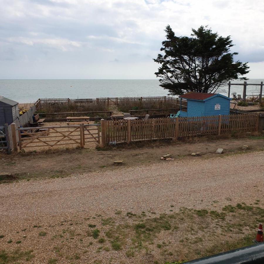 Beachfront Studio 페번시 외부 사진
